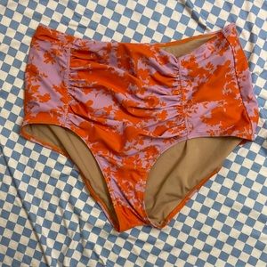 Kortni Jeane ruched bottoms